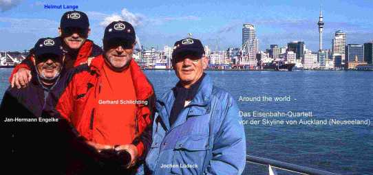 Vor der Skyline von Auckland