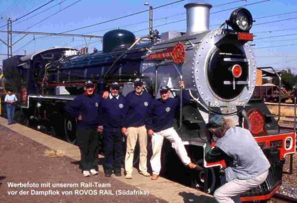 200 km vor Pretoria wird bei ROVOS-RAIL die E-Lok gegen die historische Dampflok ausgewechselt.